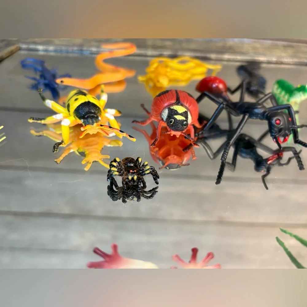 Toy Reptiles & Insects Set of 18 Snakes Bugs Lizards Cake Toppers Party Decor